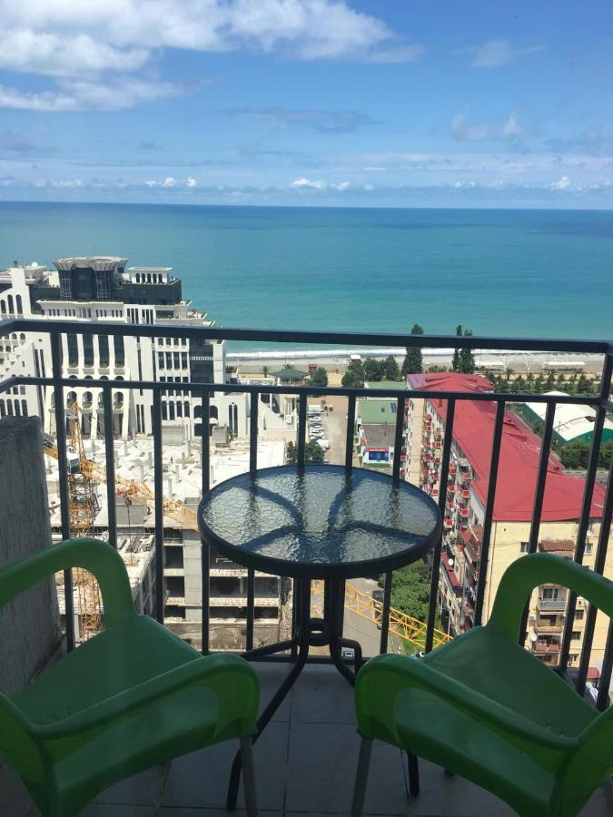 Apartment Anri 16A Inasaridze Street Batumi Eksteriør bilde